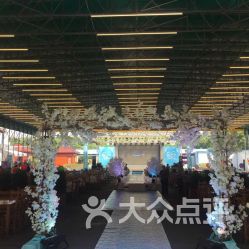 探秘岳陽(yáng)際華老廠美食花園 電話、地址與特色慢搖吧經(jīng)營(yíng)指南
